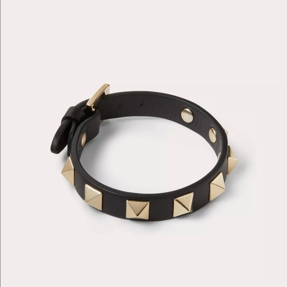 Garavani Rockstud bracelet in calfskin.